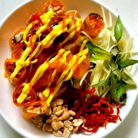 Hình ảnh Bánh tráng cuốn khô bò