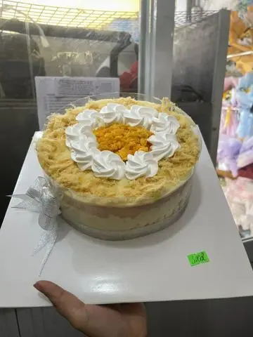 Hình ảnh Bánh Bông Lan Trứng Muối - 14cm