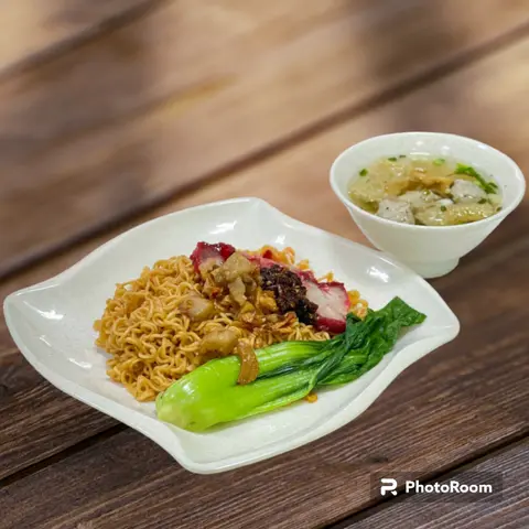Hình ảnh Mì trộn - hủ tiếu trộn xá xíu bò viên