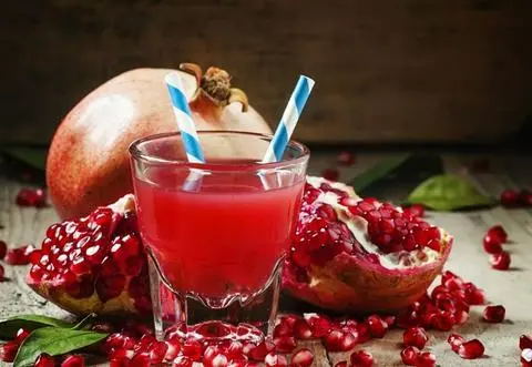 Hình ảnh Nước ép Lựu + Thơm