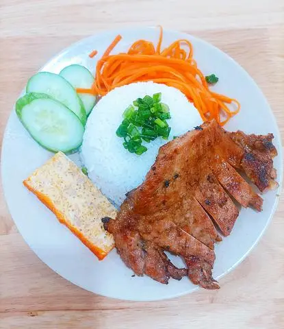 Hình ảnh Cơm tấm sườn chả