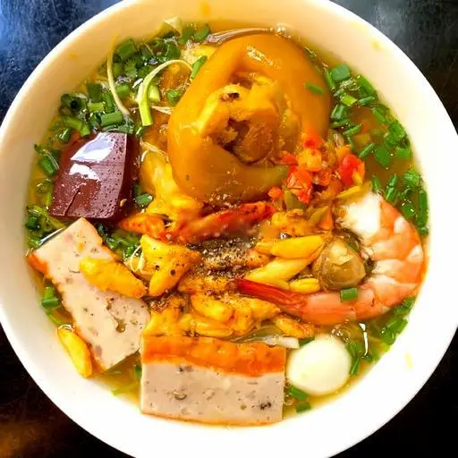 Hình ảnh Bánh canh cua thập cẩm giò heo