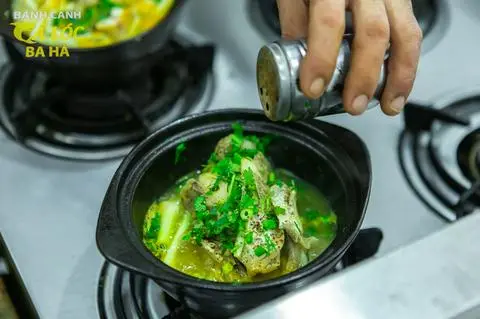 Hình ảnh Bánh canh cá lóc tô đầu