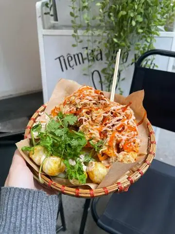 Hình ảnh Combo 3 bánh mỳ muối ớt + 3 trà chanh hoặc trà quất