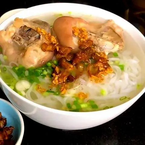 Hình ảnh Mì chân giò nước - khô