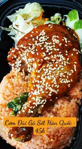 Hình ảnh Cơm Gà Giòn Nhỏ Sốt Cay Hàn Quốc 