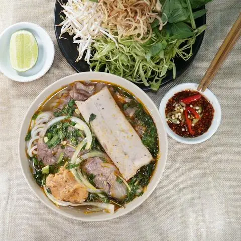 Hình ảnh Combo Xích lại Gần nhau : 2 Tô thập Cẩm không giò + 2 chai nước sâm bông cúc táo đỏ hạt chia + 2 viên chả cua 