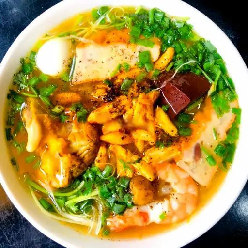Hình ảnh Bánh canh cua thập cẩm xương nạc - ống đùi