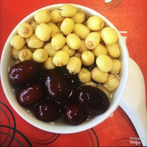 Hình ảnh Chè hạt sen táo đỏ