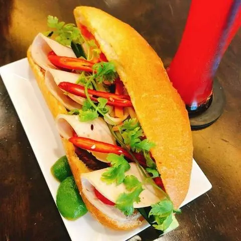 Hình ảnh Bánh Mì Chả Lụa Muối Tiêu