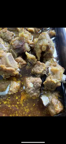 Hình ảnh  Cơm sườn non kho tiêu