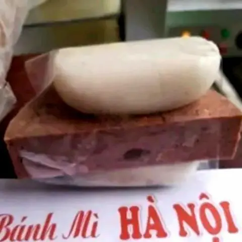 Hình ảnh Bánh dày kẹp chả bò