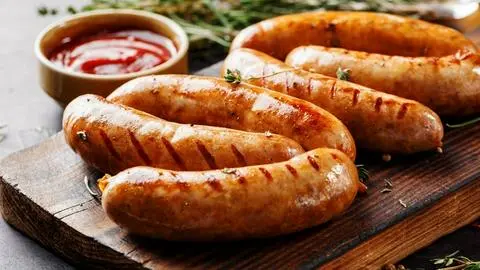 Hình ảnh XÚC XÍCH XÔNG KHÓI SIÊU THỊT