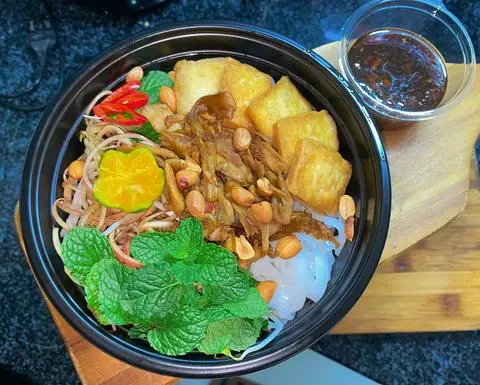 Hình ảnh Mì Quảng Trộn Lạc Lạc (Món Mới)