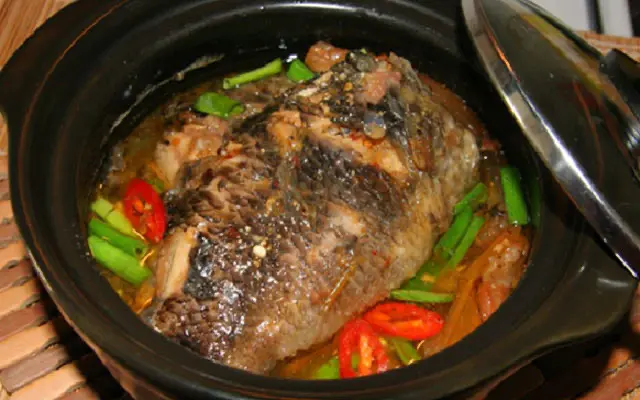 Hình ảnh Cá rô kho hành ớt