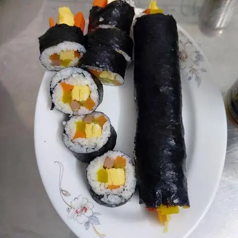Hình ảnh Cơm cuộn - 김밥