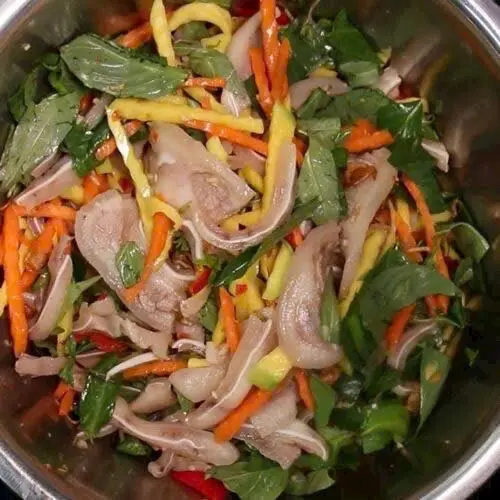 Hình ảnh Gỏi Xoài Tai Heo