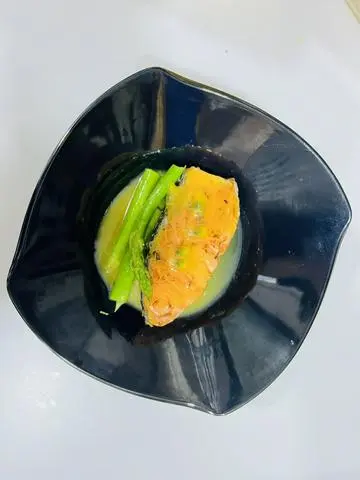 Hình ảnh Cá hồi sốt chanh dây (thêm)