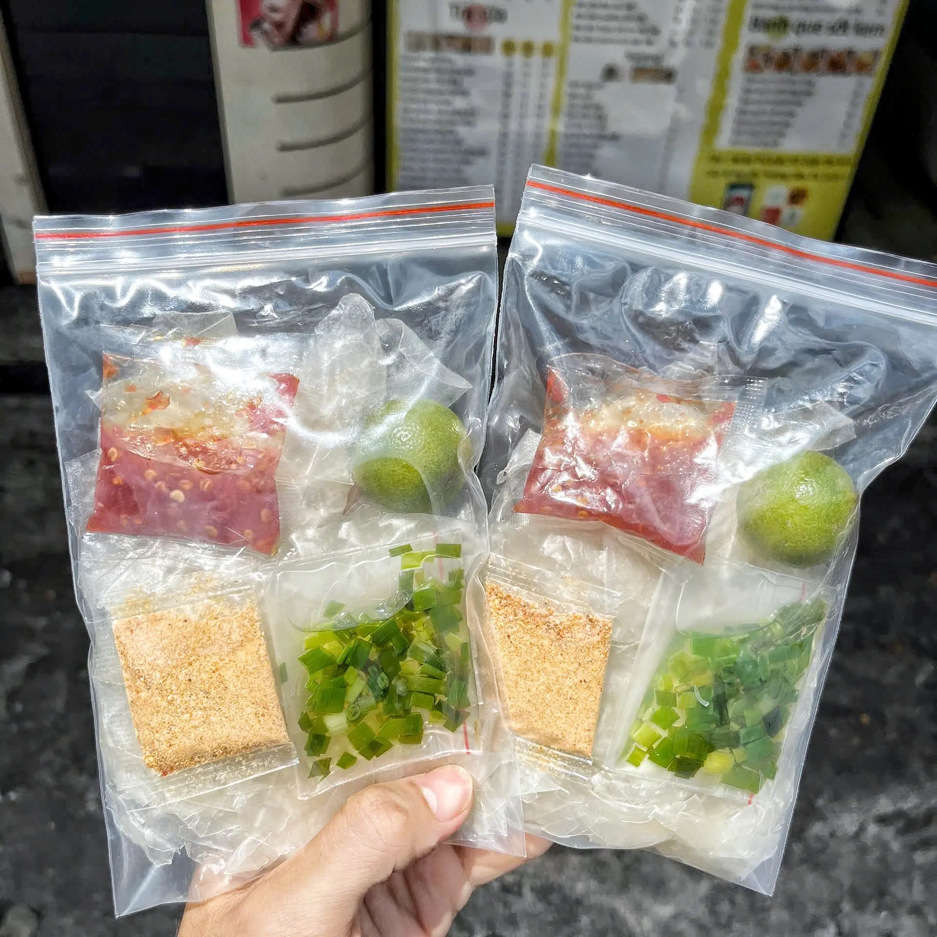 Hình ảnh Bánh Tráng Phơi Sương Sốt Ớt Tắc Muối Mỡ Hành