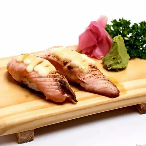 Hình ảnh Nigiri aburi sake