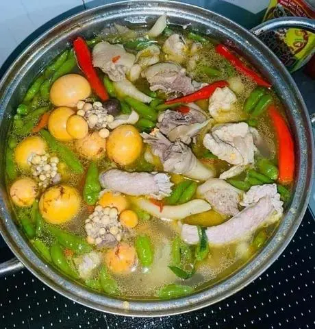 Hình ảnh Lẩu Gà Lá É Lớn