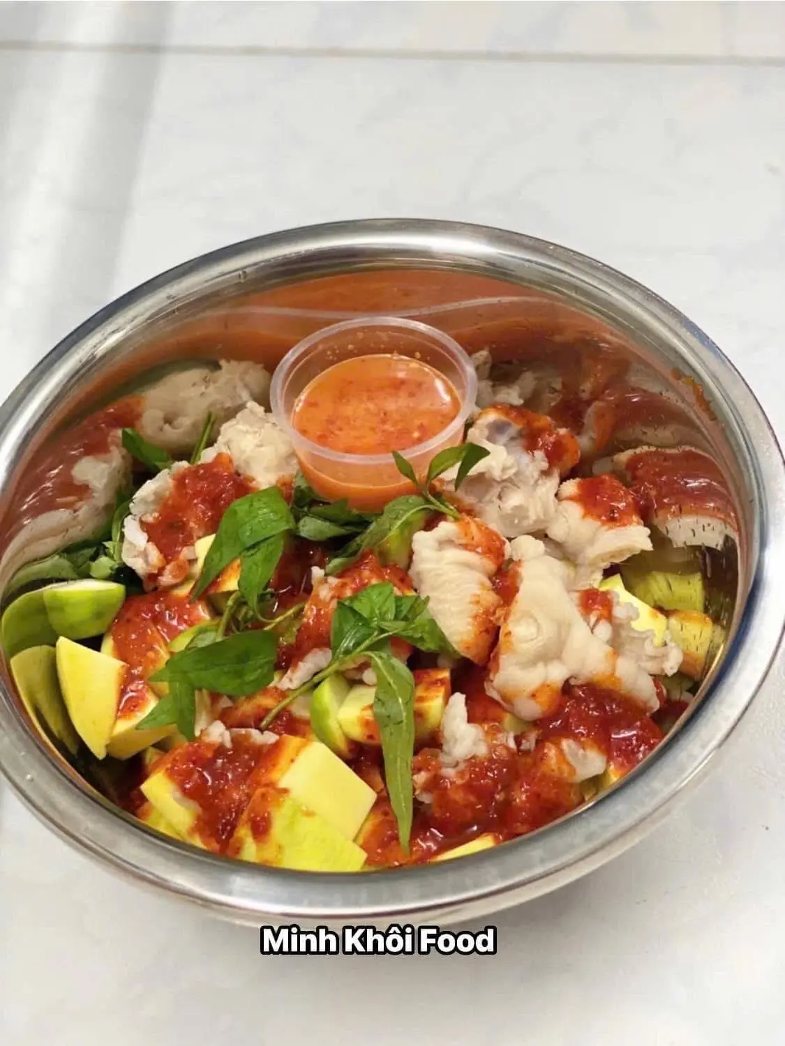 Hình ảnh chân gà rút xương sốt thái phần trung