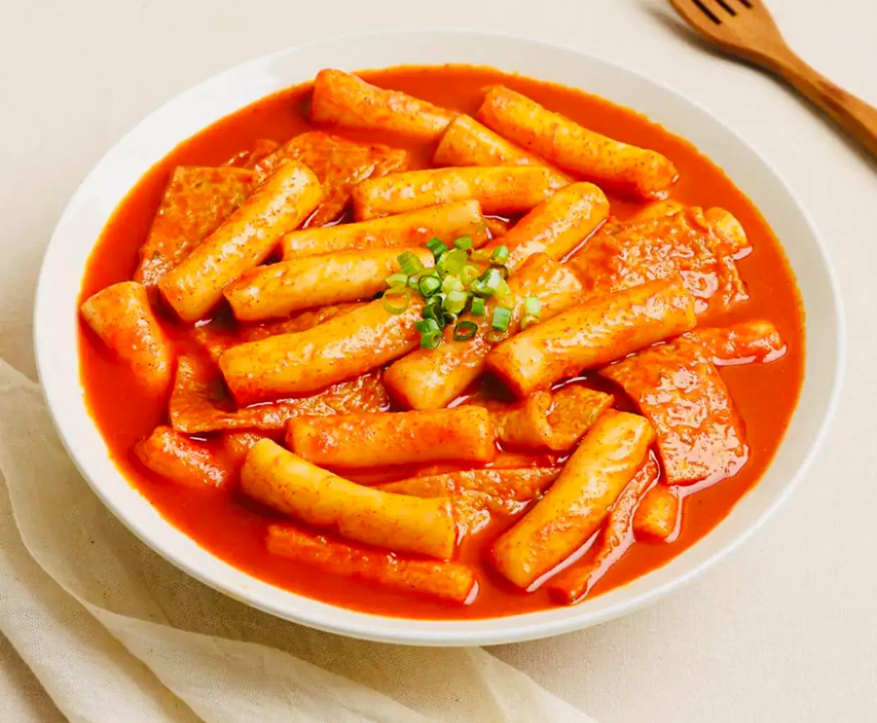 Hình ảnh Tokbokki+Chả cá hàn quốc chiên giòn sốt cay 