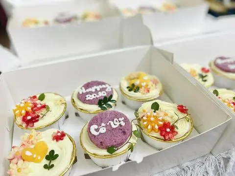 Hình ảnh Set 6 cupcake bông lan trứng muối 