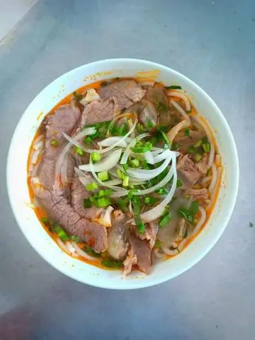 Hình ảnh Bún bò nạm gân