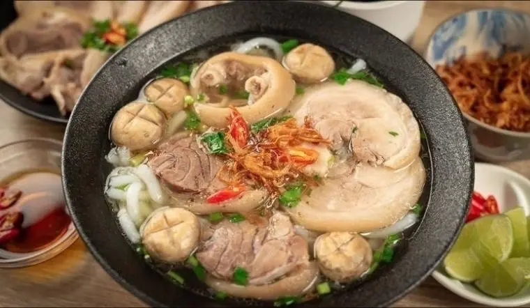Hình ảnh Nui / Hoành Thánh - Giò heo