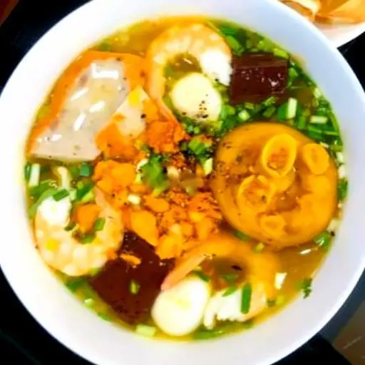 Hình ảnh Bánh canh cua thập cẩm Yuna - có giò - nhiều tôm cua