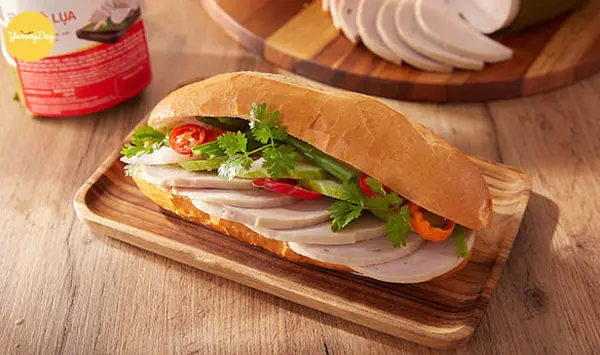 Hình ảnh Bánh Mì Pate, Bơ, Chả lụa