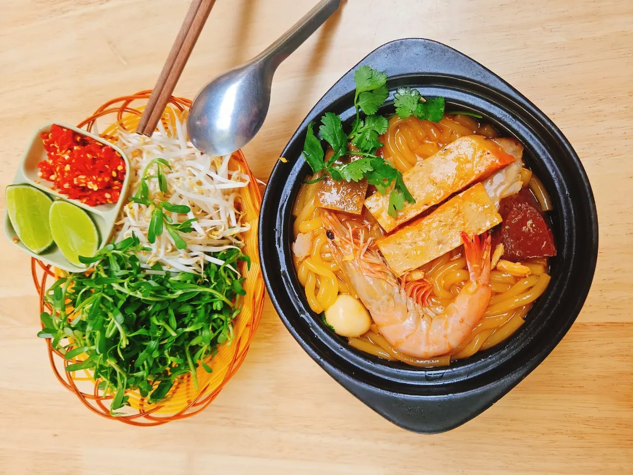 Hình ảnh Bánh canh tôm - chả - không cua