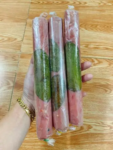 Hình ảnh nem chua xúc xích 