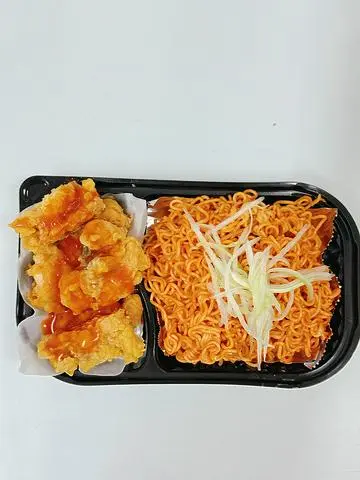 Hình ảnh Mì trộn gà không xương
