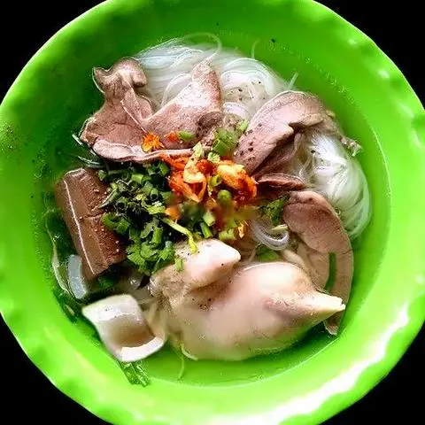 Hình ảnh Hủ tiếu mì chân giò nước - khô