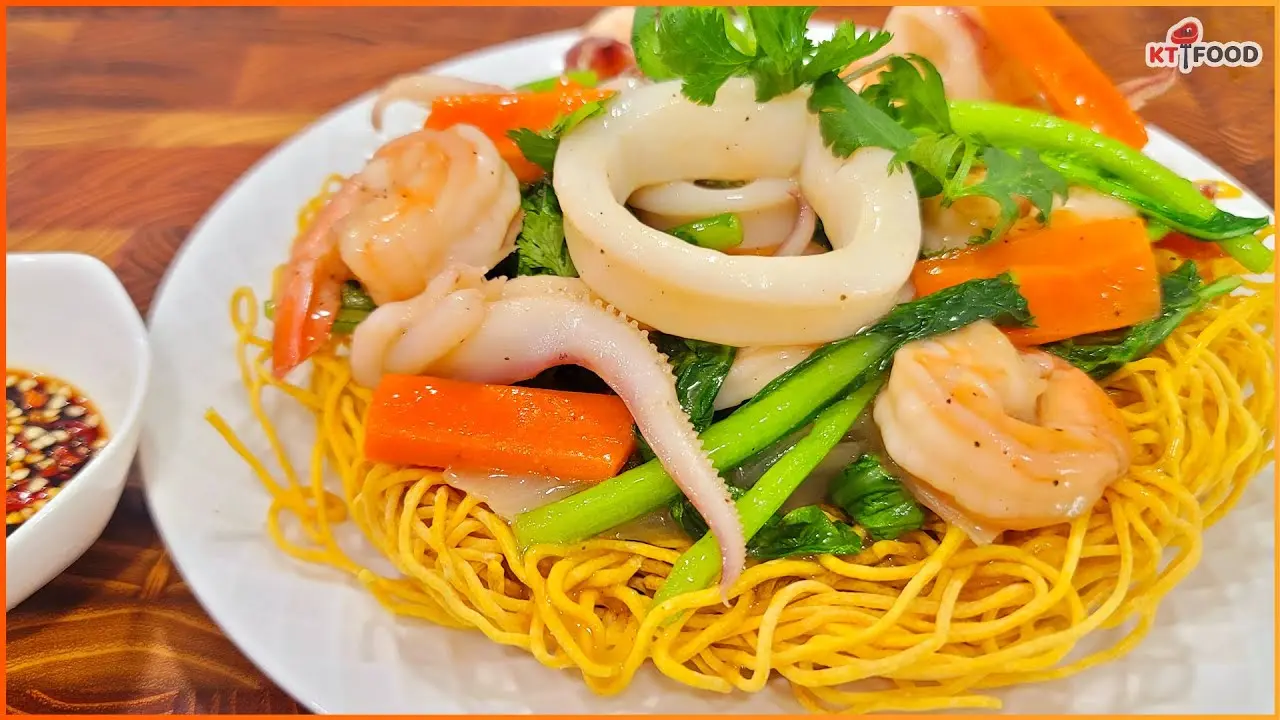 Hình ảnh Mì xào giòn thập cẩm