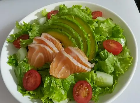 Hình ảnh Salad bơ cá hồi (hết bơ thay thế đậu phụ)