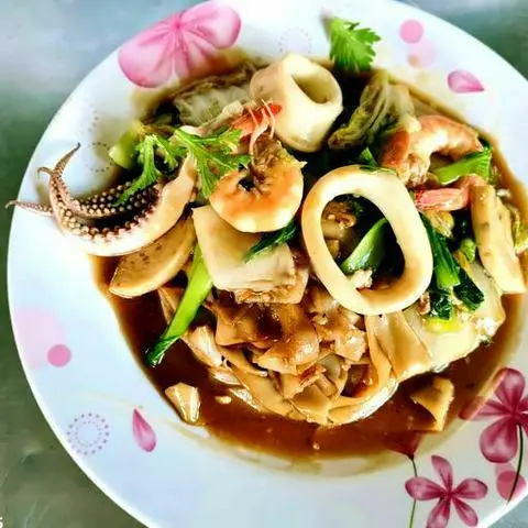 Hình ảnh Mì xào giòn xào hải sản