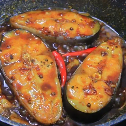 Hình ảnh Cơm cá basa kho tiêu 