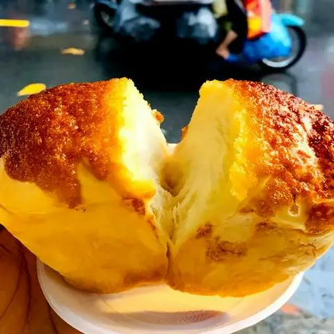 Hình ảnh Bánh mì dừa cade