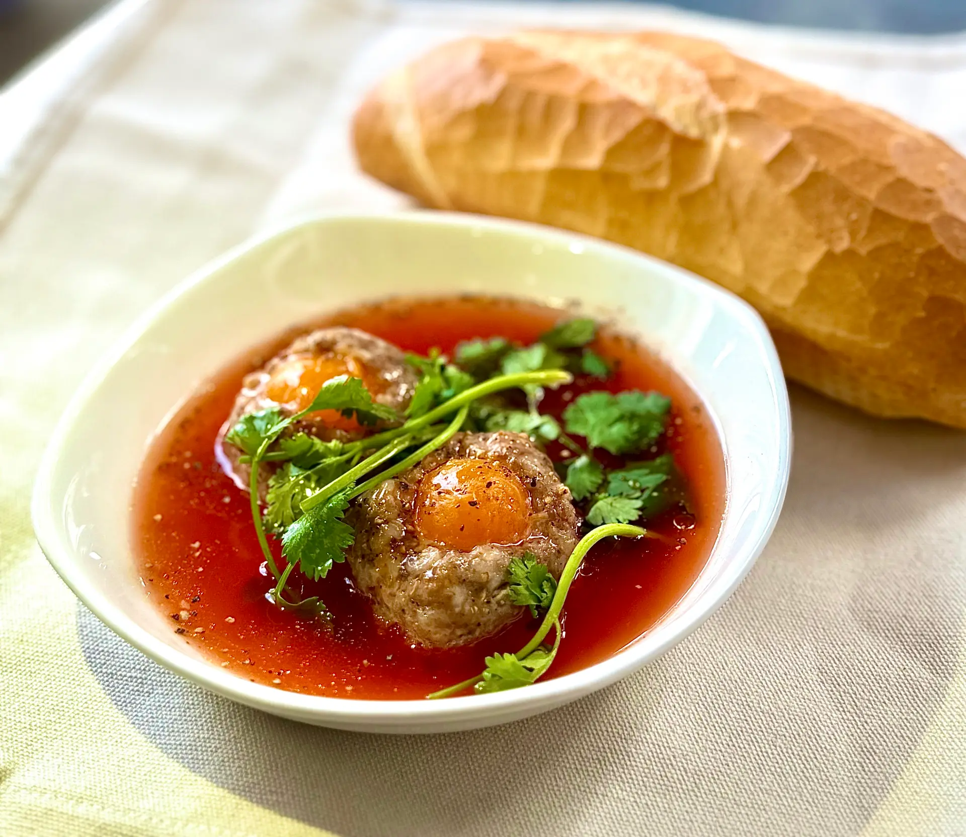 Hình ảnh Bánh mì xíu mại trứng muối