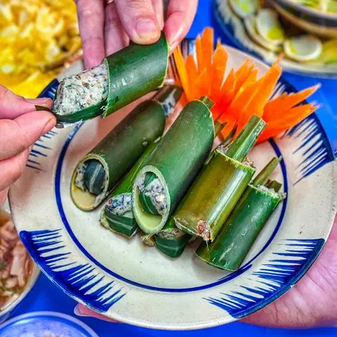 Hình ảnh Chả ốc hấp ống nứa
