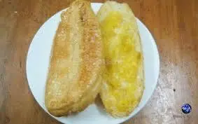 Hình ảnh Bánh mì sốt bơ trứng muối