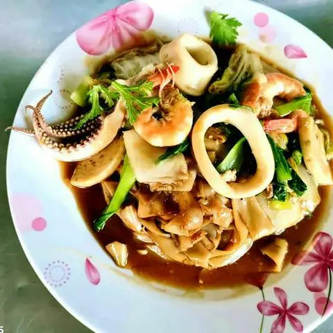 Hình ảnh Hủ tíu xào hải sản