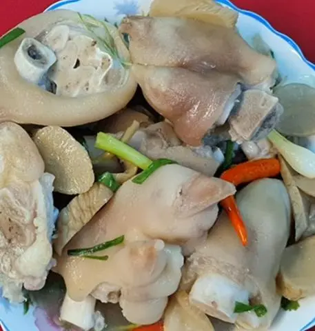 Hình ảnh Thêm chân giò 