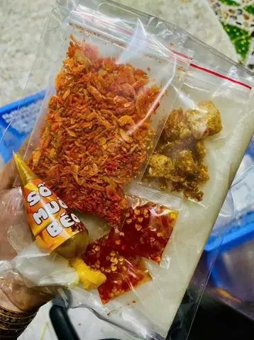 Hình ảnh Bánh tráng sốt muối béo