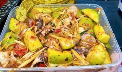 Hình ảnh Bạch tuộc sốt Thái - 500g