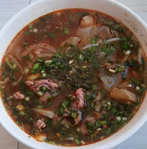 Hình ảnh Bún Bò Tái Gân
