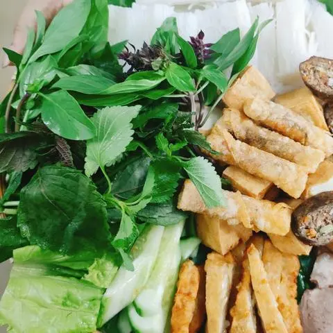 Hình ảnh Bún đậu chả cốm - ram tôm